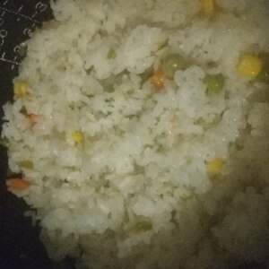 炊飯器で簡単ピラフ